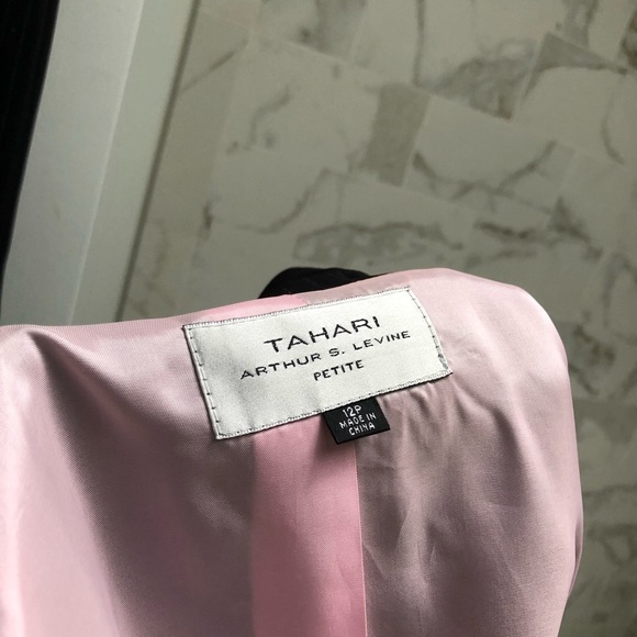 Tahari Blazer + Skirt (12P) - Picture 9 of 16